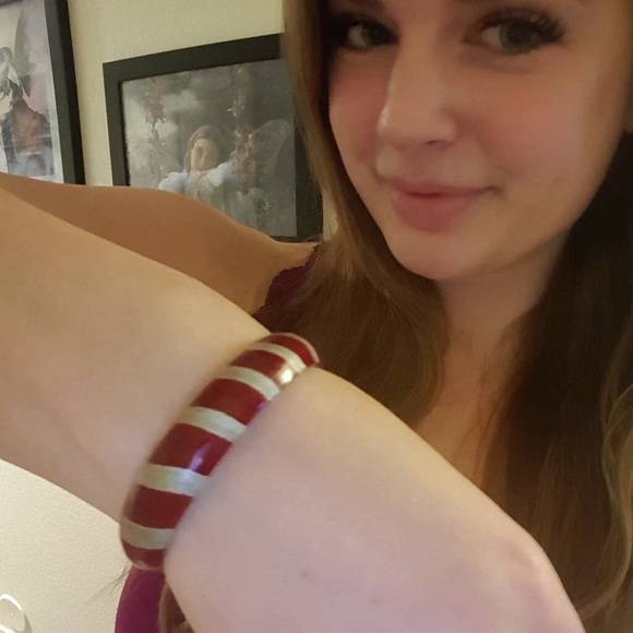 Meet your Posher, Michelle - Picture 1 of 1